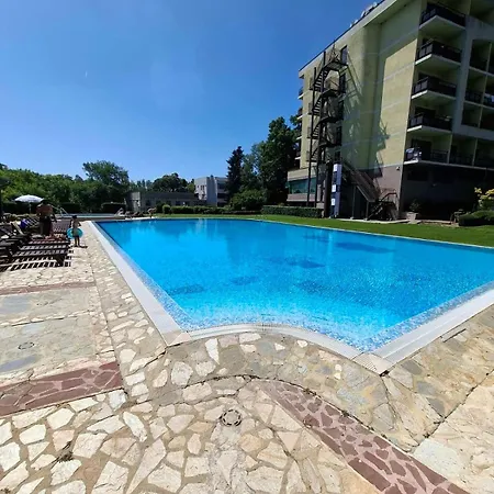 Kolevi Family Seaside Haven! * סנט קונסטנטין והלנה